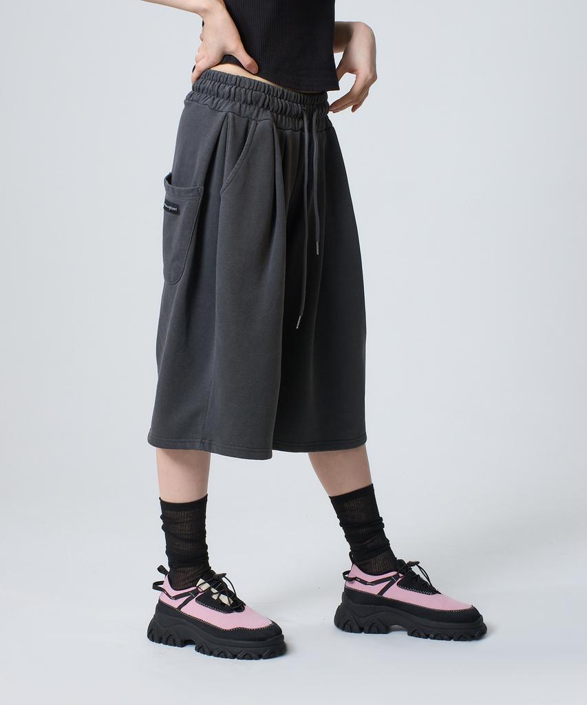 UNKNOWN PLANET Daily Wide Pigment Sweat Shorts Pants Charcoal