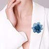 Temperament Seidengarn Blumenbrosche High-End Weibliche Persönlichkeit Nische Designgefühl Stoffkunst Anti-Licht-Nadel mit Schmuck