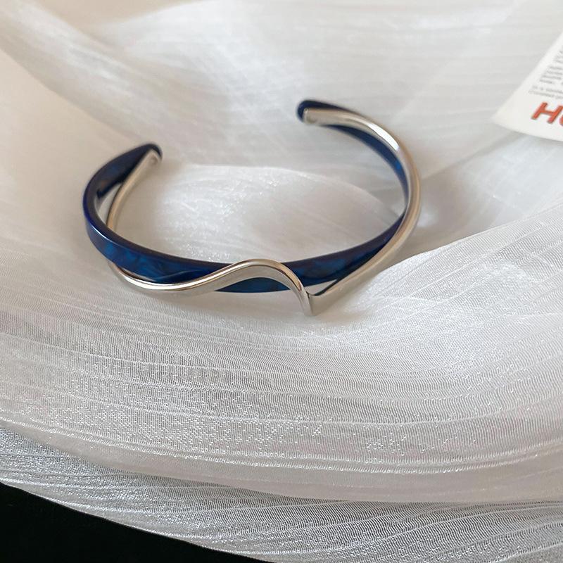 Holiday Style Exaggerated Starfish Opening Bracelet Metal High-end Arm Ring Cold Wind Temperament Jewelry Women