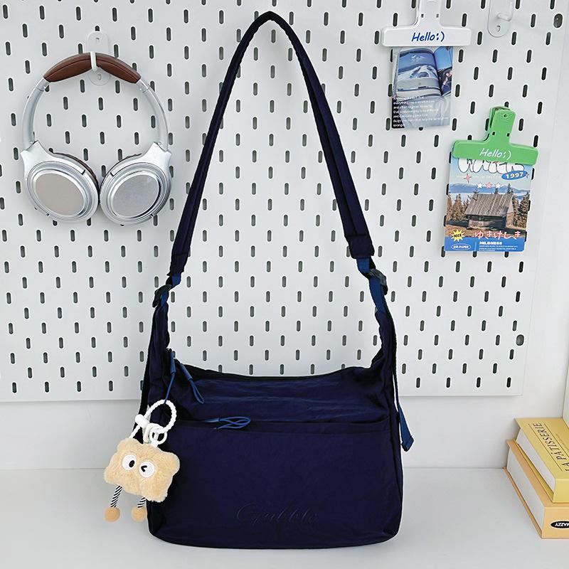 Lightweight Large-Capacity Shoulder Bag Women'S Casual Nylon Cloth Commuter Storage Daily Versatile Messenger Bag