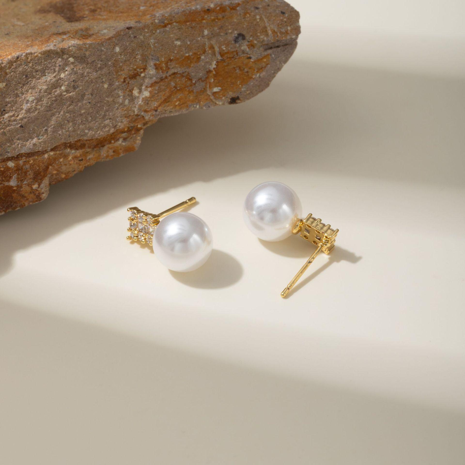 Gold-Plated Silver Needle Freshwater Pearl Flower Earrings - Elegant French Light Luxury for Women