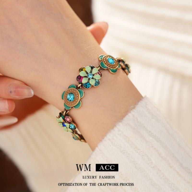Vintage-Inspired Floral Pendant Necklace Set With Enamel Drip Detail Alloy Chain Women Retro Chic Locket Jewelry
