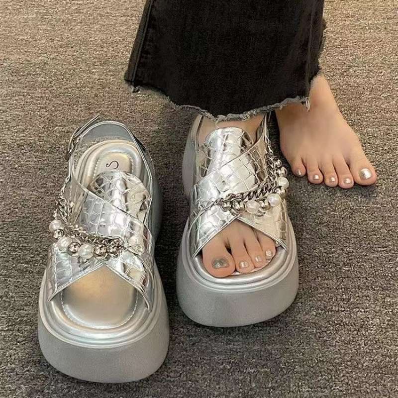Height-increasing platform sandals women's 2025 new summer wear high-end silver European station muffin beach sandals
