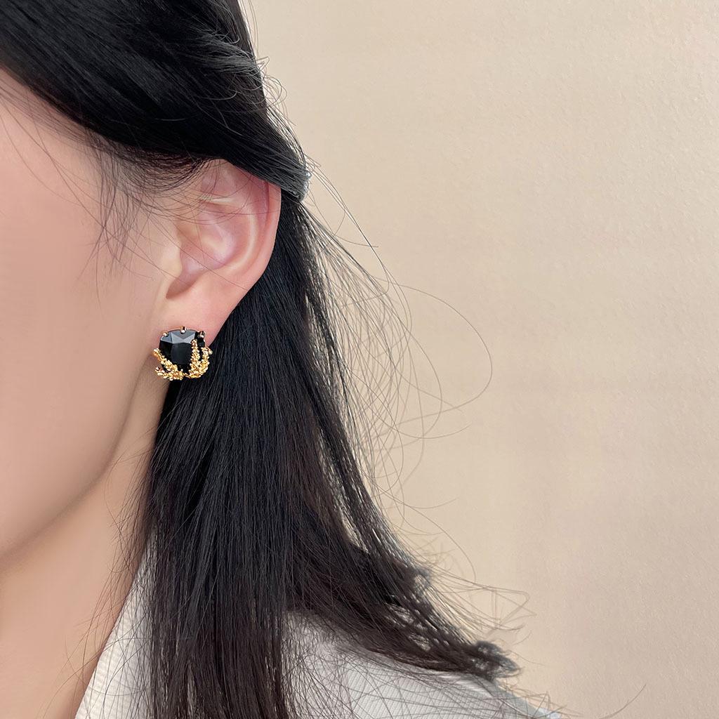 S925 Sterling Silver Retro French Wheat Ear Geometric Black Stud Earrings - Elegant and Versatile Design