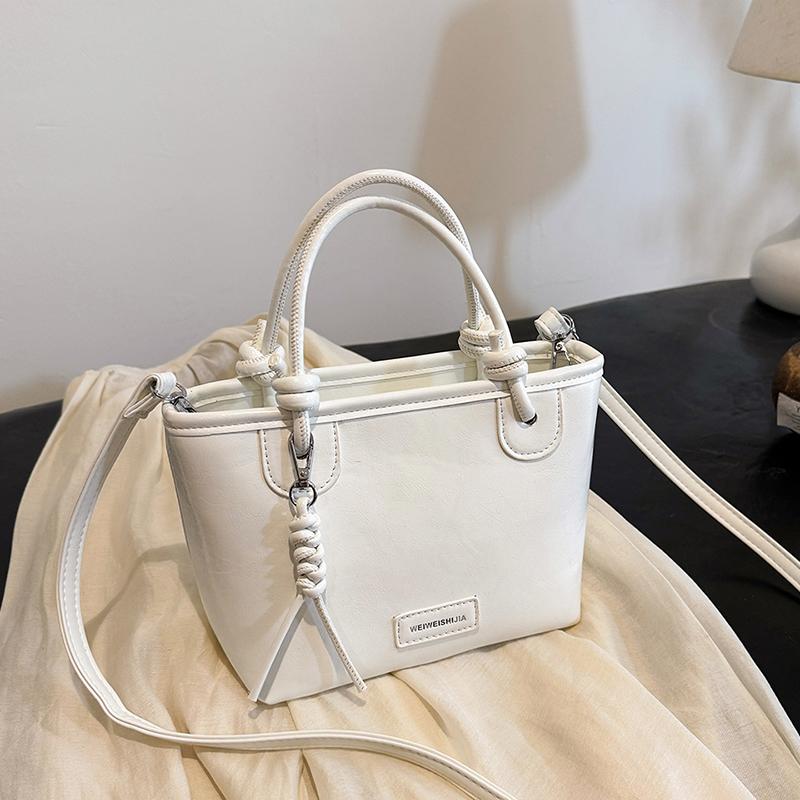 Fashion Versatile Red Handbags For Women  New Simple PU Leather Crossbody Bags Shopping Commuting Female Bucket Purses