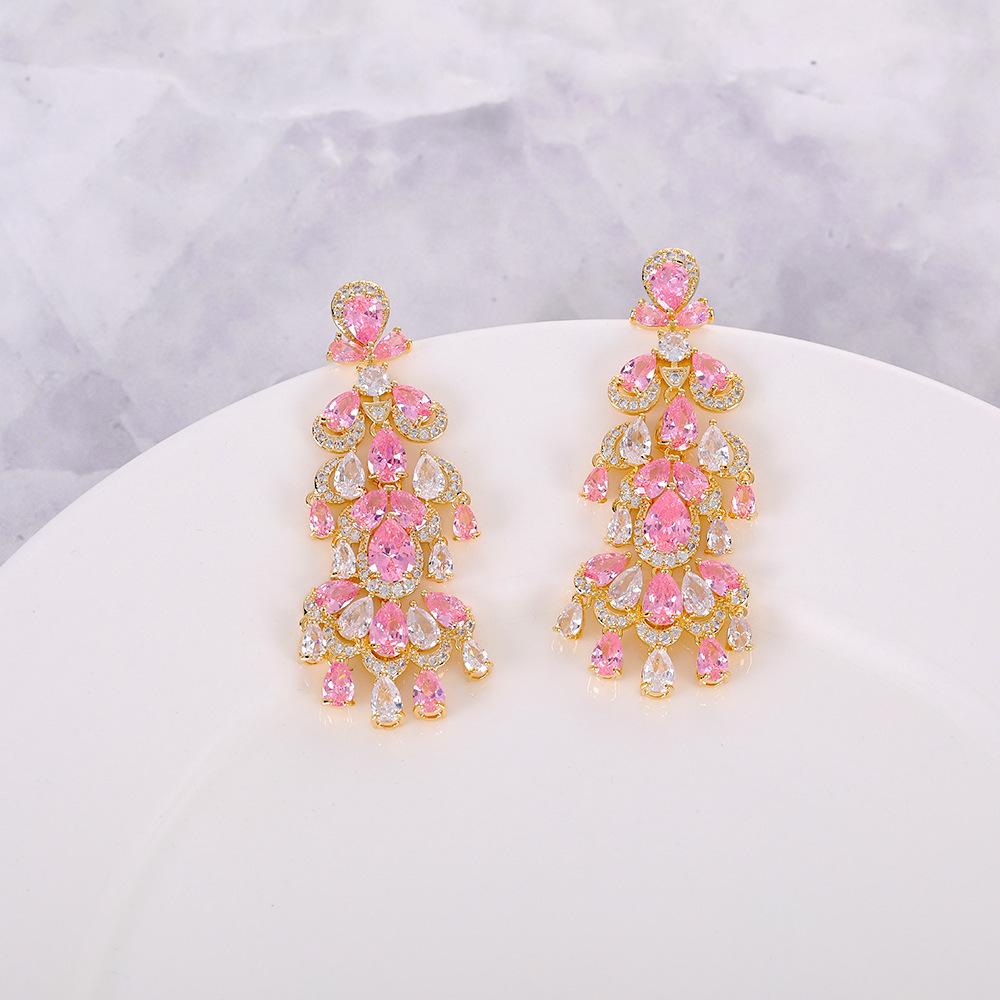 

2022 осінь нові геометричні сережки з мікроінкрустацією цирконами, повністю інкрустовані діамантами, вишукані, з відчуттям легкої розкоші та жіночої моди рожевий