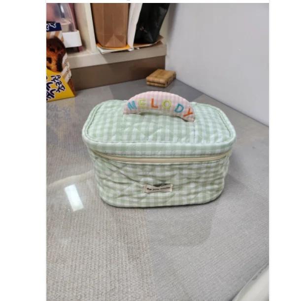 

2025 Plaid Pattern Toiletries Case Flip Makeup Bag with Zipper Quilted Cotton Cosmetics Storage Box for Woman and Girls