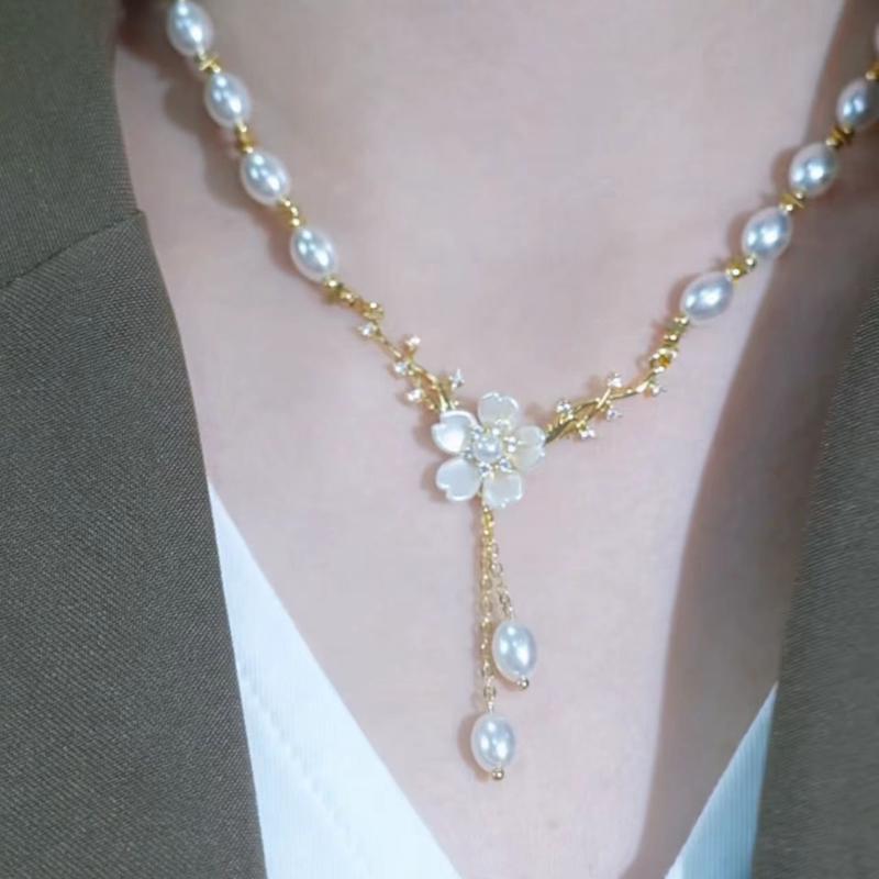 Elegant Gold Color Pearl Flowers Tassel Pendant Necklace For Women Exquisite Ladies Clavicle Chain Party Jewelry Birthday Gift