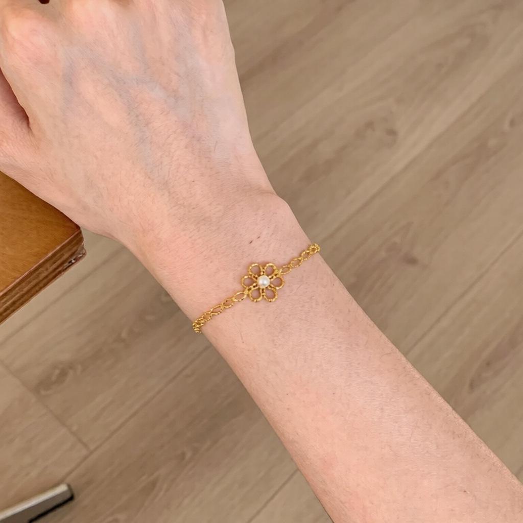 Elegant French Floral Pearl Bracelet: High-End Retro Design Versatile Jewelry for Women