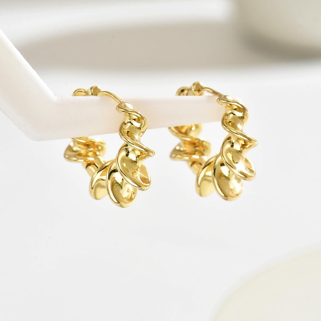 Popular geometric women's jewelry niche twisted design earrings high-end light luxury earrings versatile women