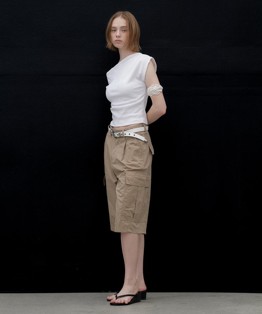 Aendeuel Wide Cargo Bermuda Pants - Beige