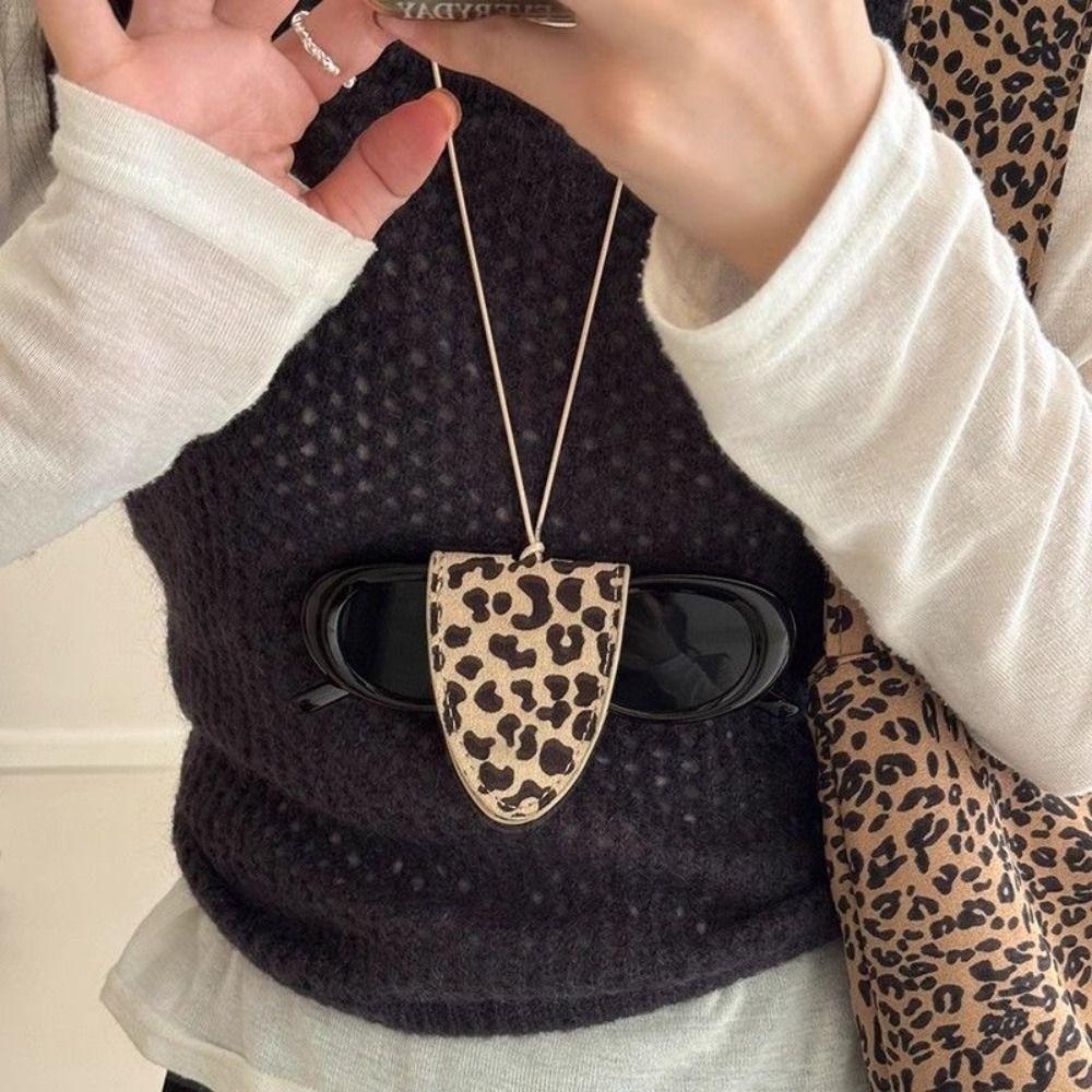Leopard Print Pu Leather Magnetic Glasses Clip Sunglasses Glasses Holder  Travel Accessory