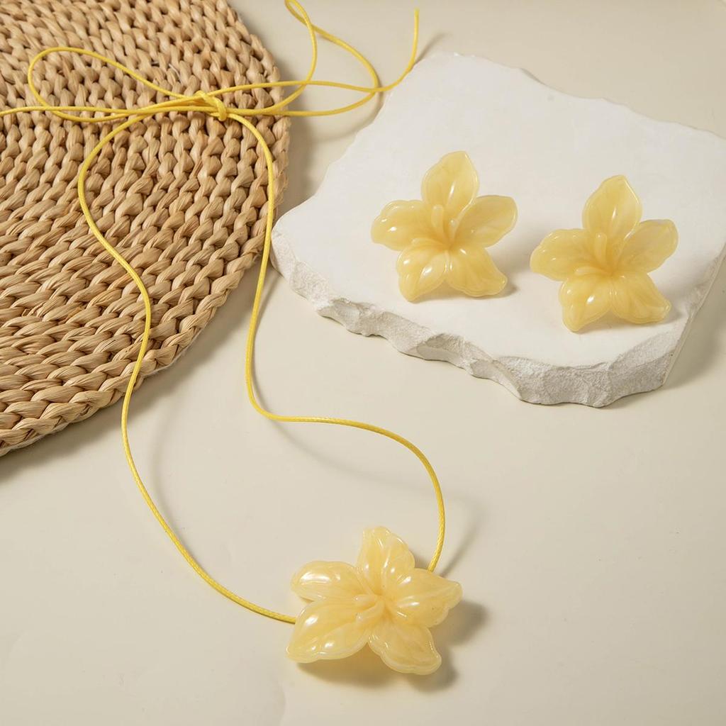 Summer New Beach Vacation Style Yellow Flower Jewelry Set for Women's Jewelry Fresh and Cute Flower Necklace