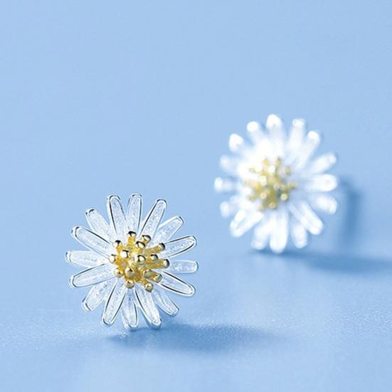 1 Pair Stud Earrings Mini Chrysanthemum Design Ear Studs Piercing Women Earrings Commuting Dating Jewelry Gift
