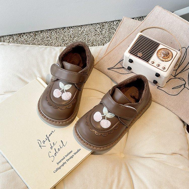 

Girls national style embroidered small leather shoes Princess shoes 2025 autumn new baby girl velvet soft-soled Velcro single shoes 30 yards inner length 18.5cm коричневый