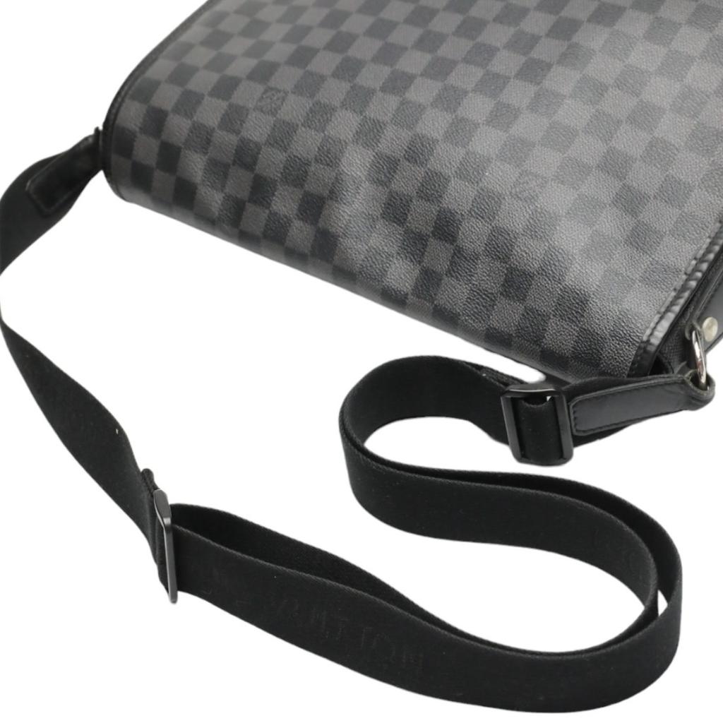 LOUIS VUITTON Damier Grafitte Daniel GM Shoulder Bag leather black unisex N58033 Used