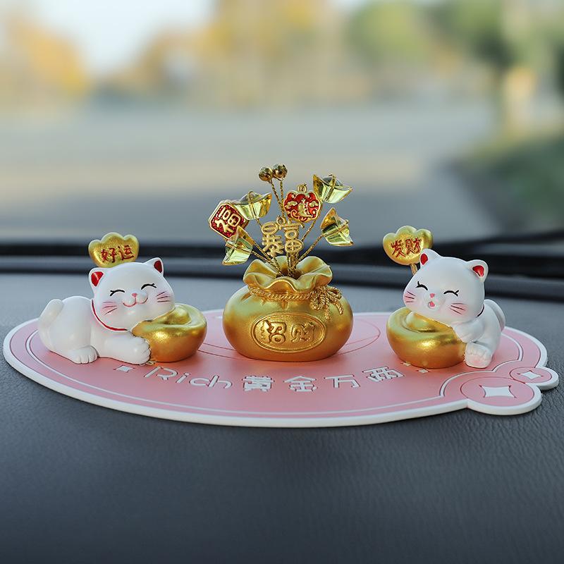 Fortune Cat Coin Spring Swing Creative Interior Cute Car Decoration Car In-vehicle Ornament