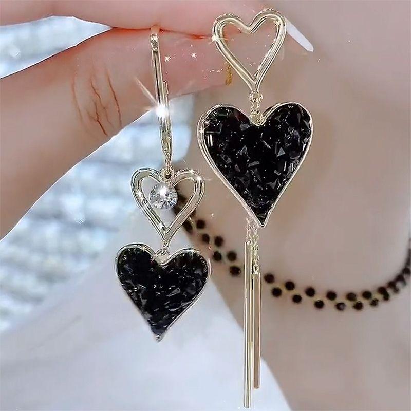 

Accessible Luxury Black Women Double Love You Internet Celebrity Exaggerated Earrings Gold and Black Heart Earrings