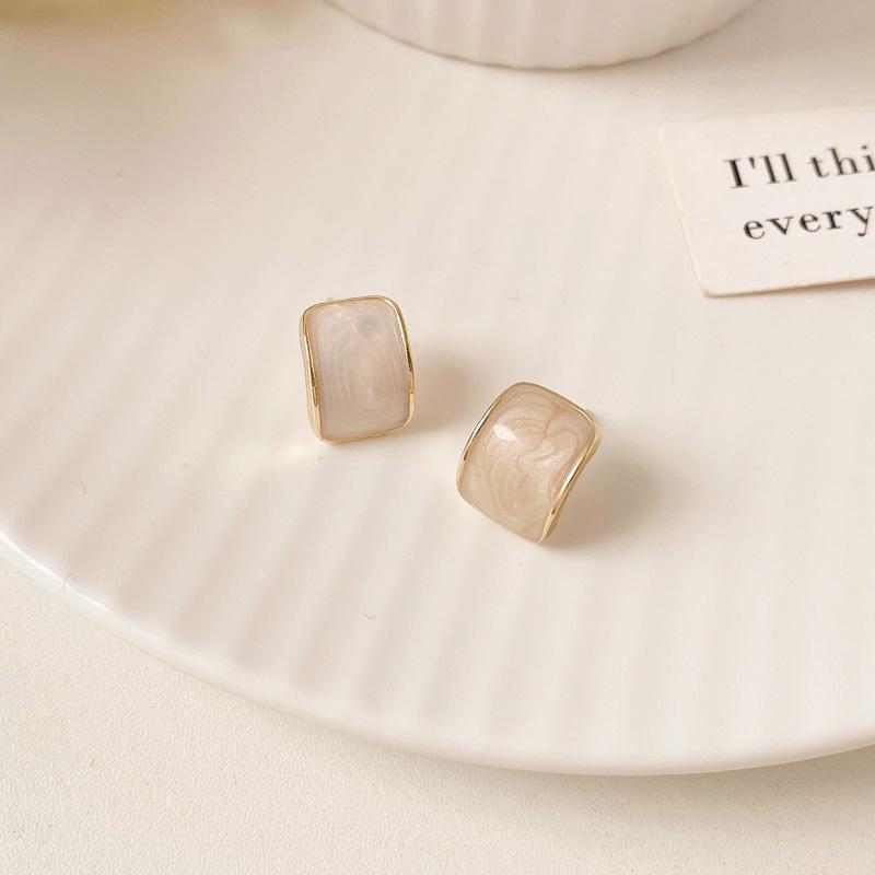 Women's High-End Plain Hoop Earrings: Light Luxury Ear Drops & Studs, Niche Design for Autumn/Winter.