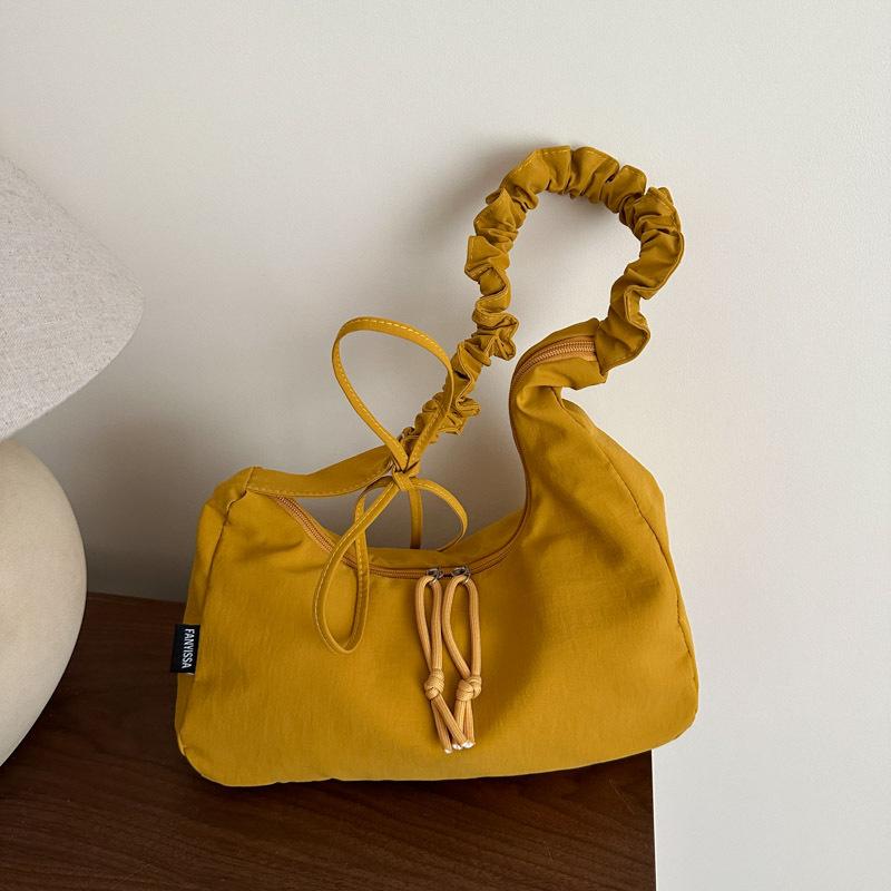 

Korean version of fashion and foreign style messenger bag 2025 summer new simple casual dumpling bag large capacity girl shoulder bag жёлтый
