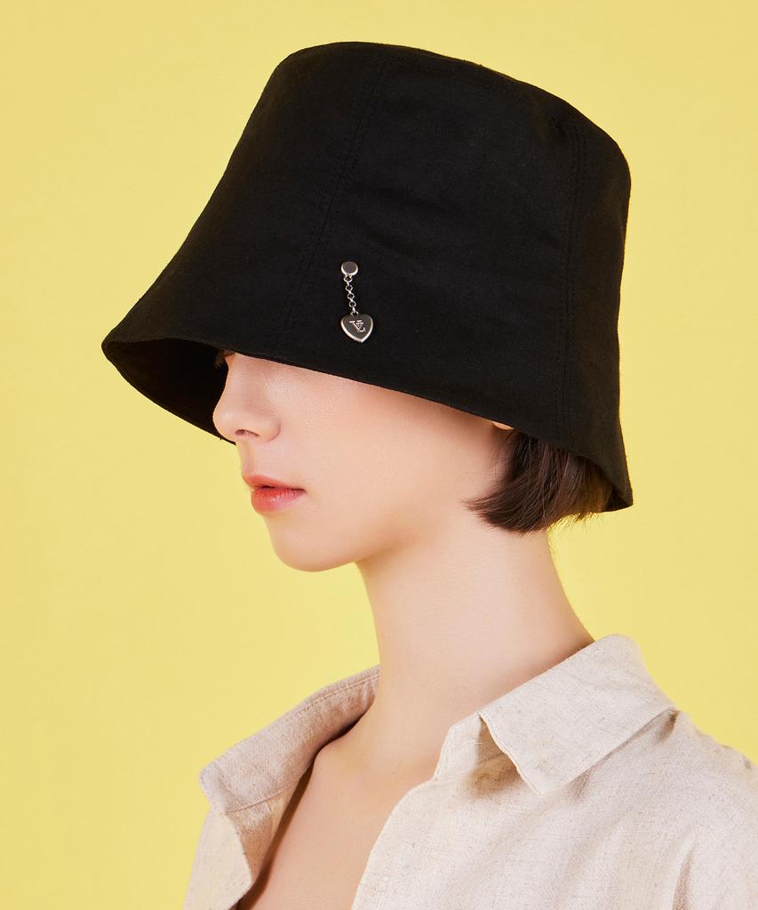 Bajal Heart Chain Studded Linen Bucket Hat Black