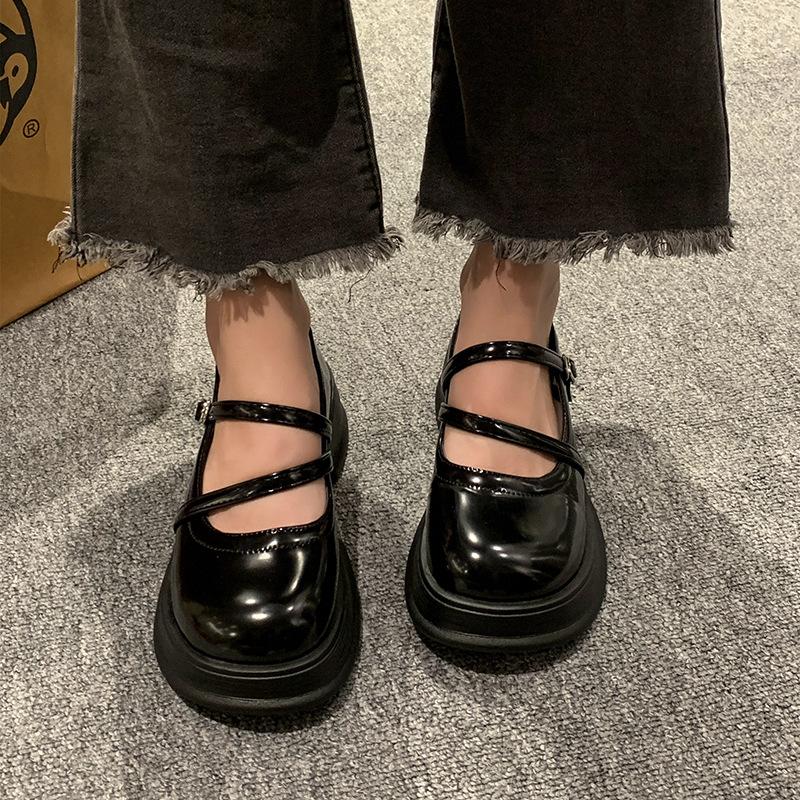 Round head platform small leather shoes women's 2025 new spring and summer French retro British style Japanese JK Mary Jane single shoes