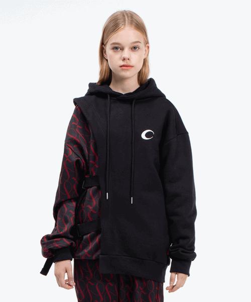 Fake Mama Moon Logo Asymmetrical Buckle Hood [Black] Sable