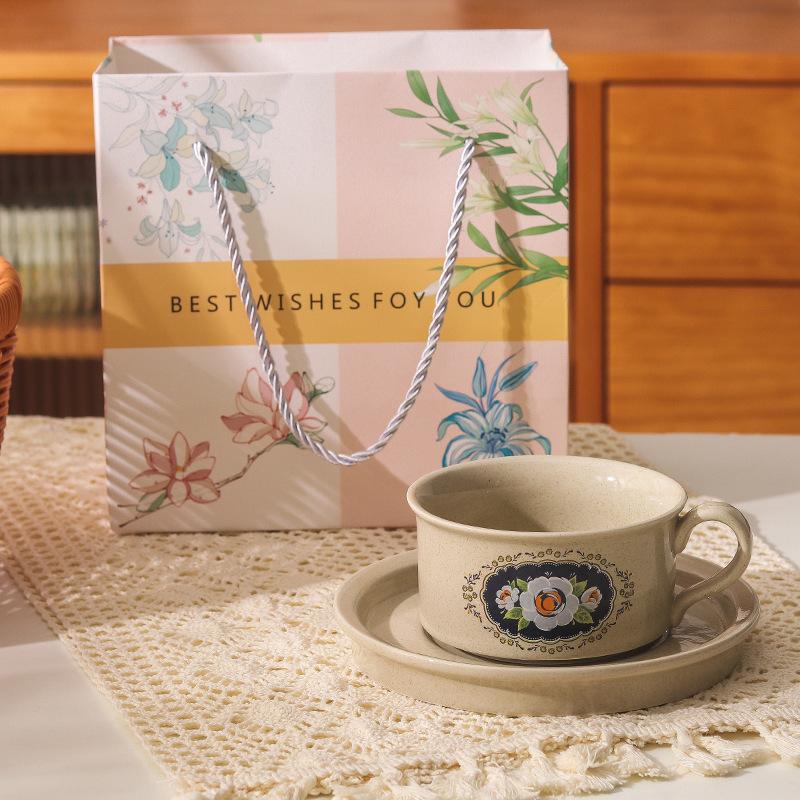 Medieval ceramic coffee cup and saucer set, high-end gift box, light luxury afternoon teacup, free gift for girls