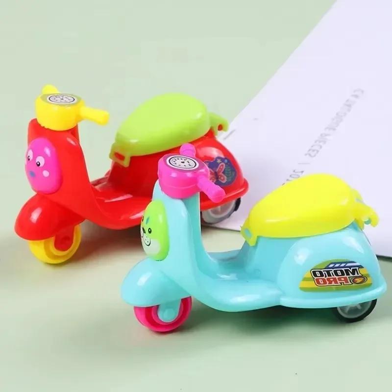 1 ks Náhodné Mini Odrazové Auto Hračky Simulace Motocyklu Natahovací Auto Hračka pro Děti Narozeninová Oslava Favorek Inerční Motocykl-Hračky