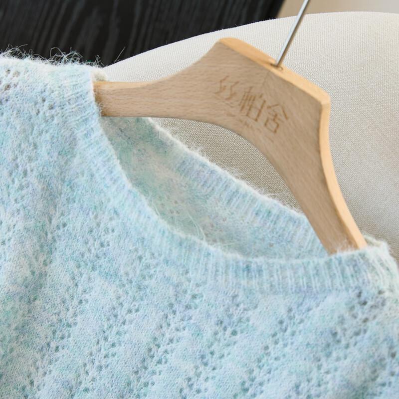 Damski sweter z dzianiny o luźnym kroju z nieregularnymi wycięciami