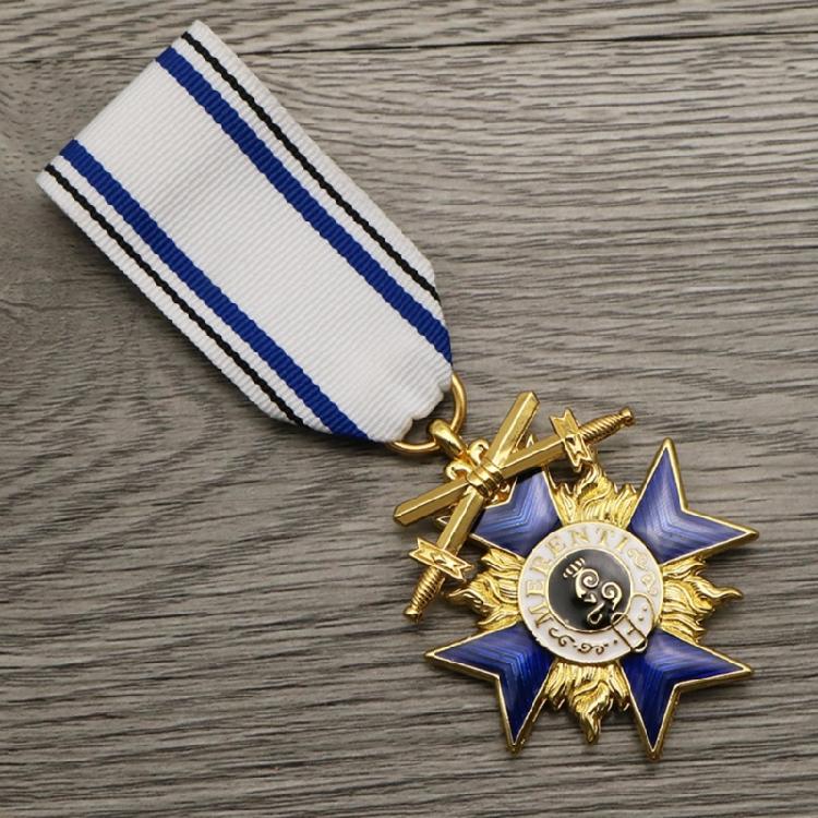 Order of the Bavarian Crowns Medals Lapel Pin Militarys Medals Pin Badge Prussia Crowns Crosses Medals Decorative Brooch