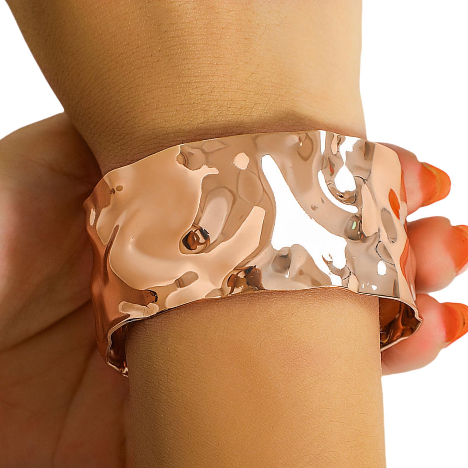 

Смелый унисекс браслет из железа с текстурой V-образной канавки в индустриальном стиле, панк-вдохновленное украшение для руки, текстурированный браслет с V-образным зазором 3