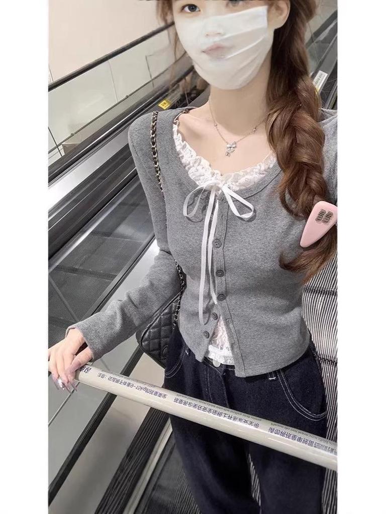2026 Women's Spring/Autumn Slim Lace Patchwork Long-Sleeve T-shirt, Fake Two-Piece, Pure Desire Style.