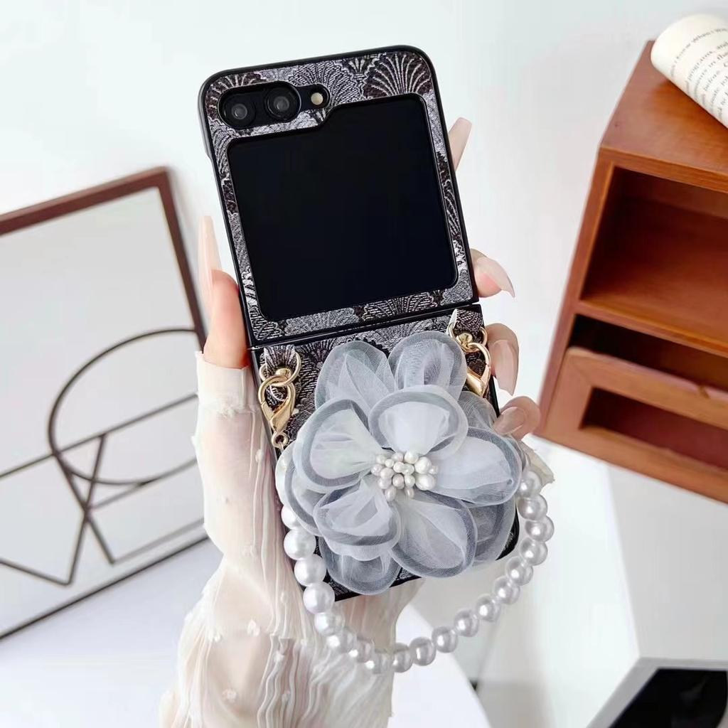 Shell Patterned Lace Flower Pearl Bracelet Phone Case