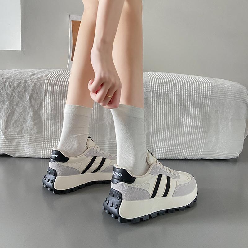 Women Comfortable Casual Shoes Soft Leather White Shoes Summer 204 New Lace Up Flat Casual Sports Shoes Women Running Shoes