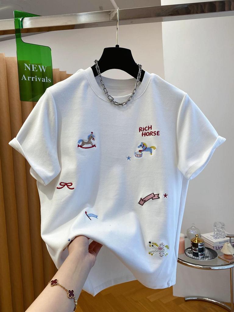 De Rong Plus Size Embroidered Horse Year Short Sleeve T-shirt for Women - Loose & Slimming Fit for Early Spring/Autumn