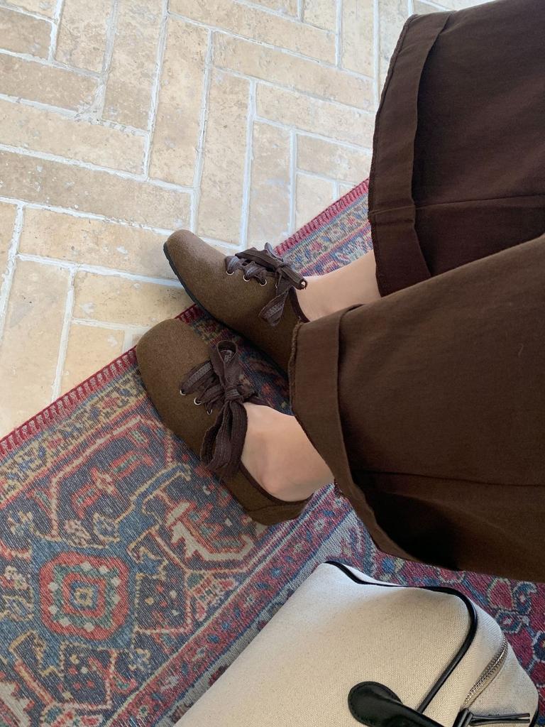 2025 new retro square head strap casual wind inner height increase small single shoes spring and autumn French retro women's single shoes