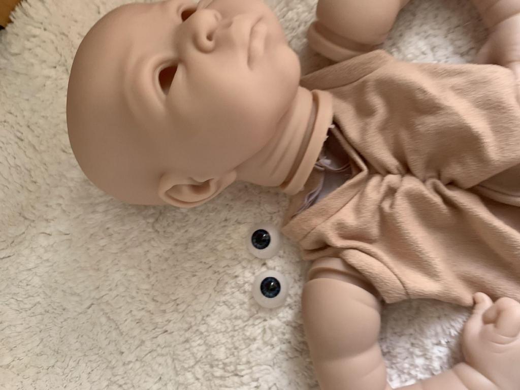 Lifelike 22-Inch Soft Touch Reborn Doll Kit with Cloth Body