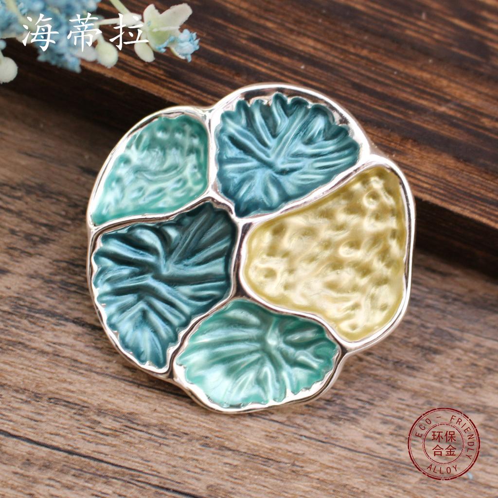 New enamel geometric lotus leaf magnetic suction brooch, summer small fresh lady street party versatile brooch