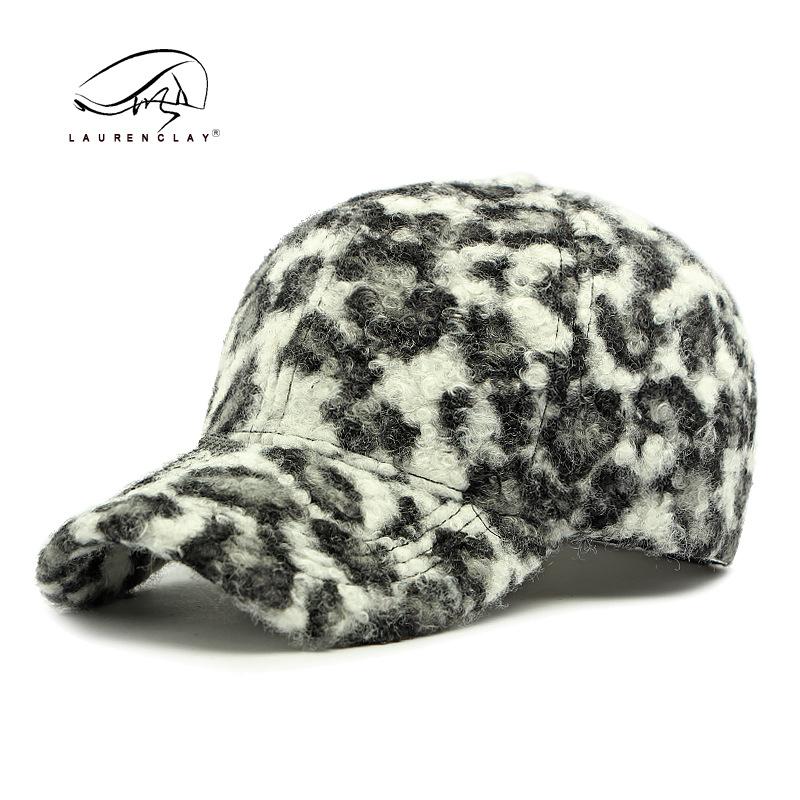 

Осень и зима новые шляпы женская бейсболка с жестким верхом с леопардовым принтом теплозащитный солнцезащитный козырек имитация плюшевой вельветовой шапки Adjustable белый
