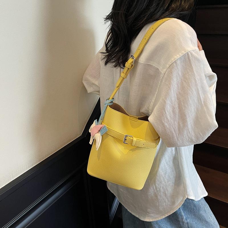 Bag Women's Fashion Large Capacity Bag New Versatile Shoulder Bag Small Square Bag Crossbody Bag