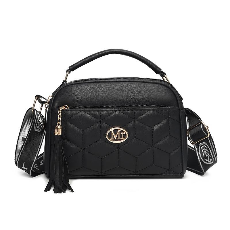 New women's messenger bag autumn and winter trend versatile diamond fringed bag large capacity fashion girls portable shoulder bag