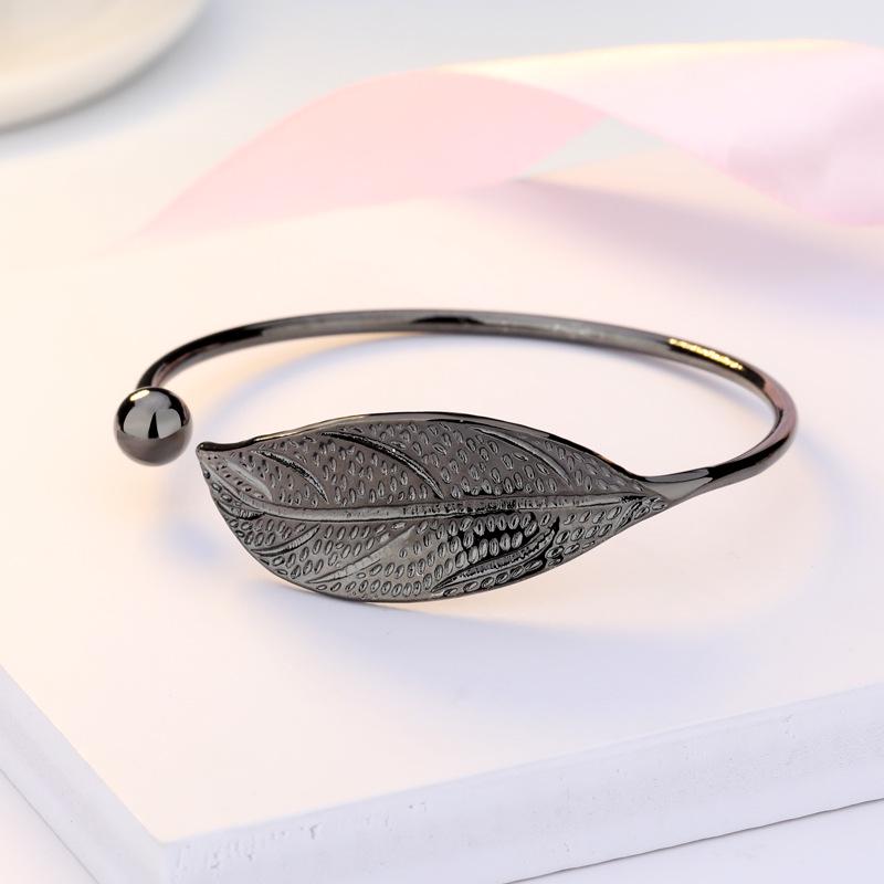 

ZHOUYANG Bangles For Women Sweet Literary Elegant Fresh Leaf Shaped 4 Color Charm Open Bracelet Gift Fashion Jewelry KAH139