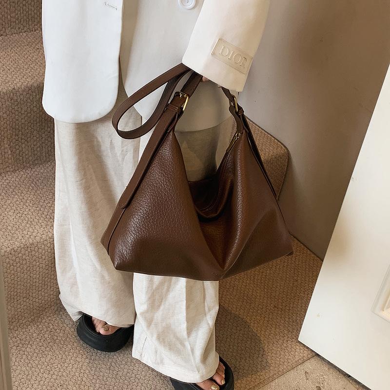 

Мягкая кожаная сумка-мессенджер большой емкости, женская модная повседневная сумка-тоут, сумка через подмышку в стиле ретро темно-коричневого