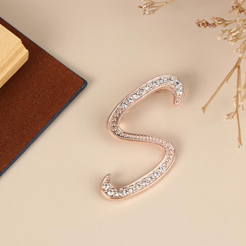 Women Luxury Letter Brooch Pins In Rose Gold Color   English Alphabet Pins Cute Jewelry Accessories Gift