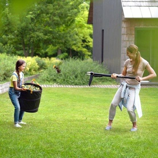 Fiskars Xact garden weeder, solid