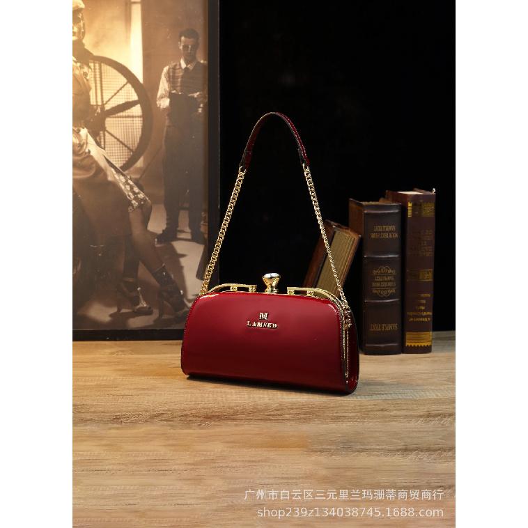 

Европейский и американский тренд Простой лаковый бордовый клатч на цепочке Элегантная женская сумка через плечо Легкая роскошь Женская сумка Оптом вино красного