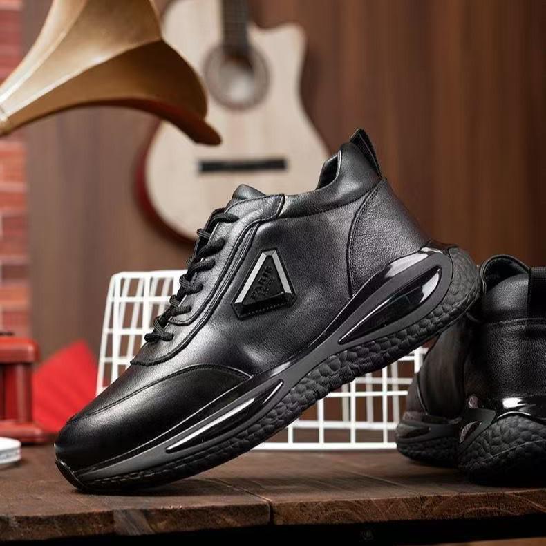 2025 Men's Black Lightweight Casual Sneakers with Soft Thick Sole