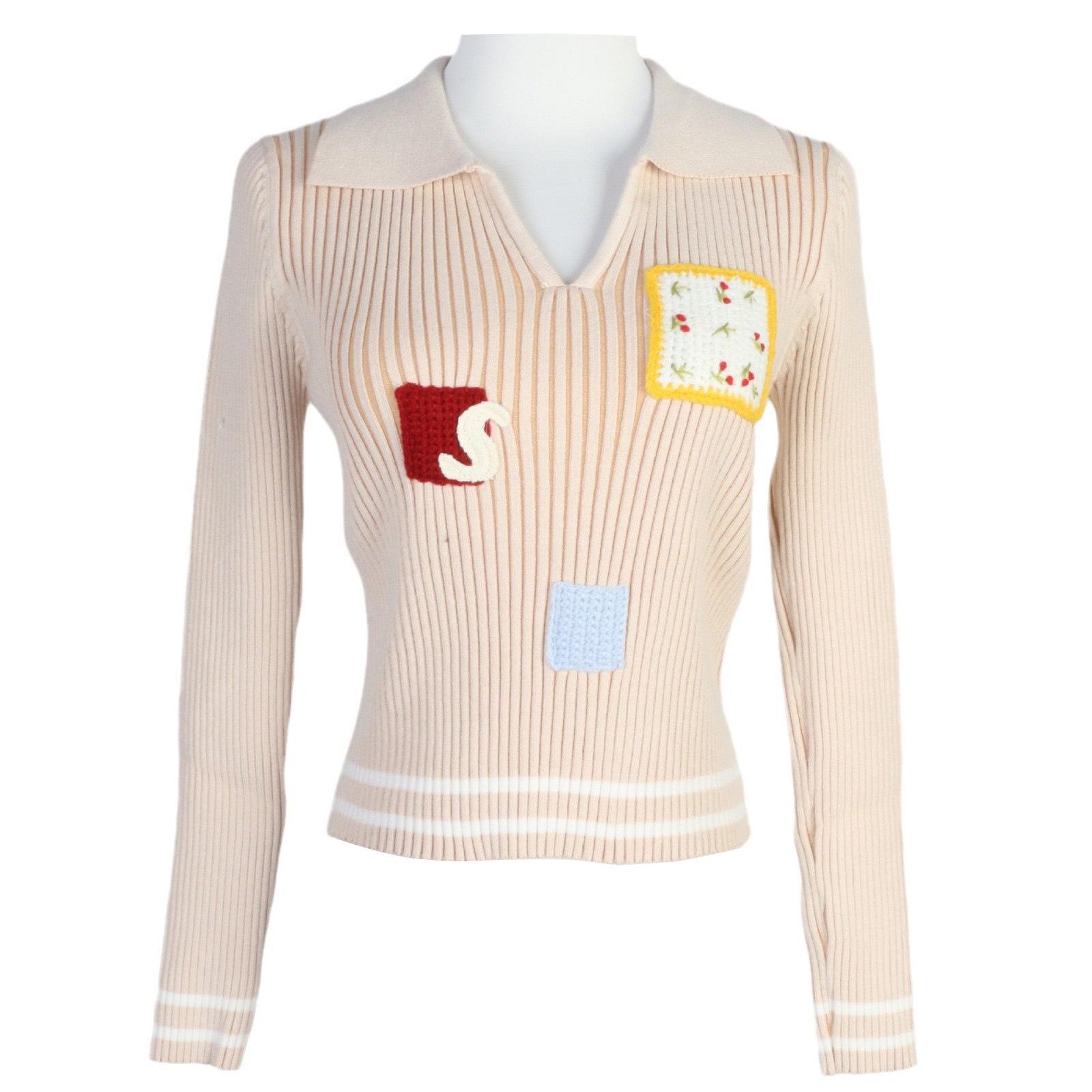 

Женский облегающий вязаный свитер с вышивкой-аппликацией на весну и осень 2024 Medium