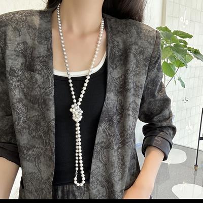 French Retro Classic Gray And White Pearl Stacked Design Collarbone Chain, High-End Sense Light Luxury Personality Trend Necklace